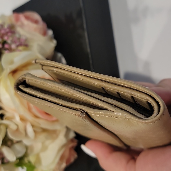 Authentic Gucci Guccisima short wallet - Picture 4 of 12